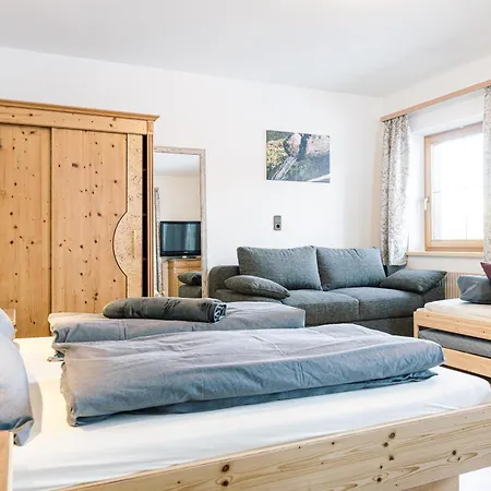 Stieglschuster, Middle Of 5-skiarea & Mountain View 360 * Irdning