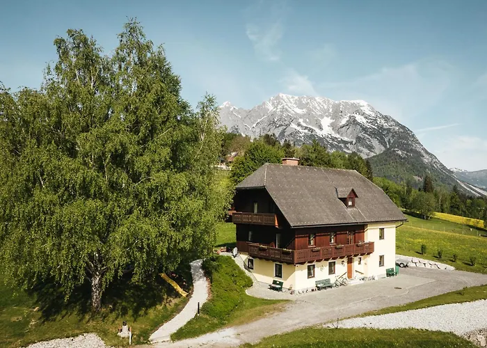 Stieglschuster, Middle Of 5-skiarea & Mountain View 360 * Irdning